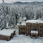 The Castle - Your Unique Way Of Retreat Gasthuis 3*