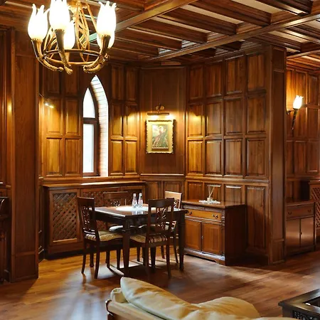 The Castle - Your Unique Way Of Retreat Penzion