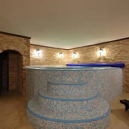 招待所 The Castle - Your Unique Way Of Retreat 波罗维茨