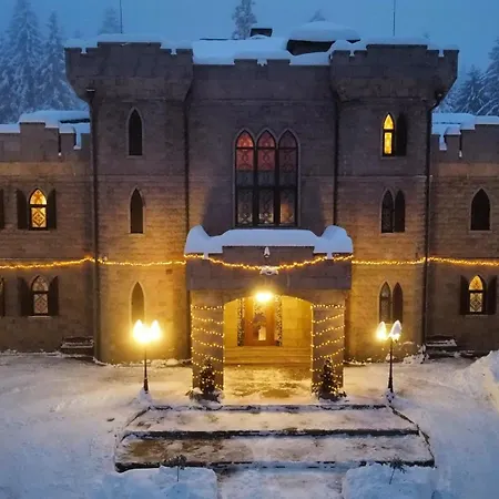 بيت ضيافة The Castle - Your Unique Way Of Retreat بوروفتس
