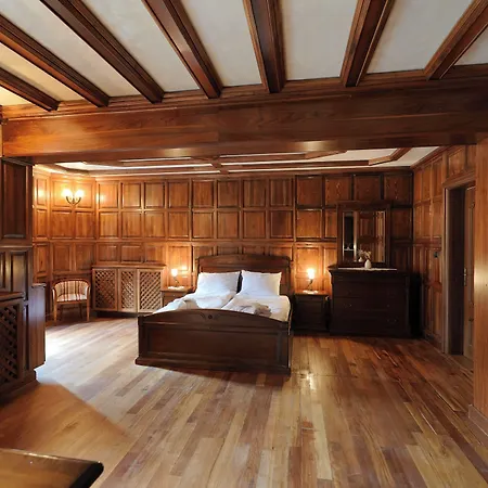 The Castle - Your Unique Way Of Retreat Affittacamere 3*